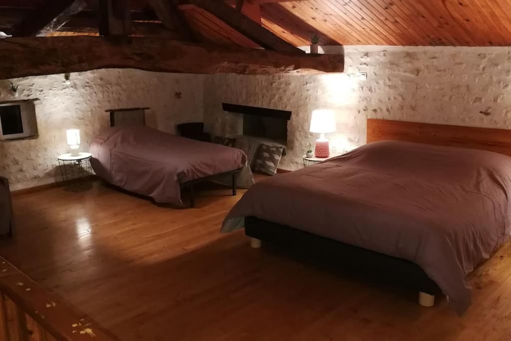 Maison Charentaise A La Campagne Becheresse Exterior foto