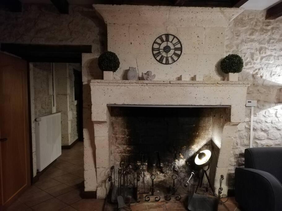 Maison Charentaise A La Campagne Becheresse Exterior foto